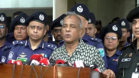 নির্বাচনের আগে অবৈধ সব অস্ত্র উদ্ধার করা হবে: স্বরাষ্ট্র উপদেষ্টা