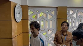 দুদক আবুল বারকাতকে রিমান্ডে জিজ্ঞাসাবাদ করছে
