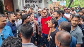 বাগেরহাটে আসন কমানোর প্রতিবাদে ক্ষুব্ধ রাজনৈতিক দলের নেতারা
