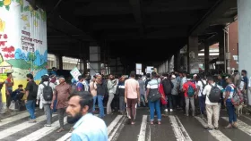 জুলাই যোদ্ধাদের শাহবাগ ব্লকেড, যান চলাচল বন্ধ