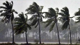 ঝড়ো হাওয়ার পূর্বাভাসে নদীপথে সতর্কবার্তা জারি