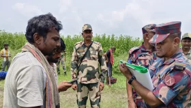 বিজিবির কাছে আটক ১৭ বাংলাদেশিকে ফেরত দিল বিএসএফ