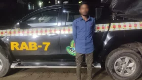 কুমিল্লার ১৬ মামলার আসামি ফেনীতে গ্রেপ্তার