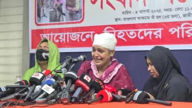 উপদেষ্টা আসিফের বাবার গ্রেপ্তার দাবি কুমিল্লায় ট্রিপল হত্যার শিকার পরিবার