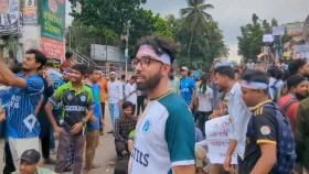 সাইন্সল্যাব মোড়ে ৭ কলেজ শিক্ষার্থীদের বিক্ষোভ