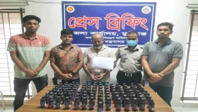 মুন্সীগঞ্জে ৯৯ বোতল ফেনসিডিলসহ কারবারি গ্রেপ্তার