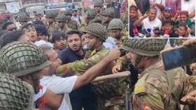 স্বাস্থ্য উপদেষ্টাকে ২৪ ঘণ্টার আলটিমেটাম, দেশজুড়ে আন্দোলনের হুঁশিয়ারি