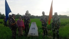 ফেনীতে ধরে নেওয়ার ৭ ঘণ্টা পর বৃদ্ধকে ফেরত দিল বিএসএফ &nbsp;