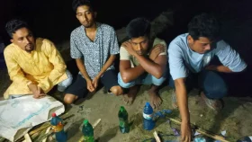মশাল মিছিলের প্রস্তুতির সময় নিষিদ্ধ ছাত্রলীগের ৪ কর্মী আটক