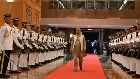 মালয়েশিয়া সফর শেষে দেশের পথে প্রধান উপদেষ্টা