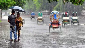 রাজধানী জুড়ে গুঁড়িগুঁড়ি বৃষ্টি
