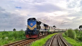 ৬ ঘণ্টা পর ঢাকার সঙ্গে উত্তরাঞ্চলের রেল যোগাযোগ চালু