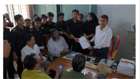 জয়নাল হাজারী কলেজে ছাত্র রাজনীতি নিষিদ্ধের দাবিতে বিক্ষোভ