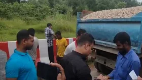 ৩৫ হাজার ঘনফুট পাথর উদ্ধার, ৭০ ট্রাক আটক
