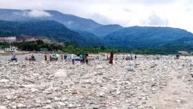 সাঁড়াশি অভিযানে যৌথবাহিনী, এবার লুটের পাথর ধরা