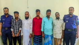 সিলেটে পাথর লুটের ঘটনায় গ্রেপ্তার ৫