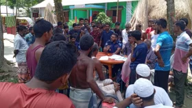 প্রতিবেশীর নতুন অটোরিকশা দেখতে গিয়ে প্রাণ গেল নারীর