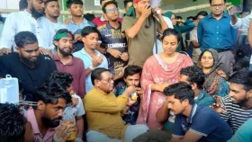 অনশন ভেঙে উচ্ছ্বাস শিক্ষার্থীদের, রবীন্দ্র বিশ্ববিদ্যালয় পেল স্থায়ী ক্যাম্পাস