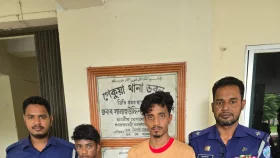 পেকুয়ায় অস্ত্রসহ দুই যুবক আটক