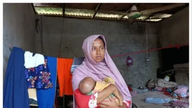 অভাবের তাড়নায় দ্বিতীয়বারের মতো সন্তান &lsquo;দিতে&rsquo; চান এক মা