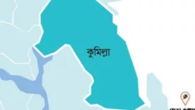 কুমিল্লায় বাসচাপায় হেলপার নিহত