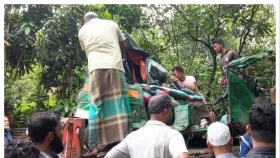 মুরাদনগরে ট্রাক-সিএনজির মুখোমুখি সংঘর্ষে নিহত ১