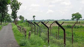 ভারতীয় সীমান্তে আটক বাংলাদেশি পুলিশ কর্মকর্তা