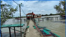 সুন্দরবনের চর দখল করে গড়ে ওঠা অবৈধ রিসোর্ট উচ্ছেদ
