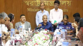 অস্ত্র বুঝিয়ে দিলে পুরস্কারের ঘোষণা, এলএমজির জন্য ৫ লাখ টাকা