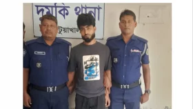 দুমকিতে ক্রেতা সেজে প্রতারণার দায়ে যুবক আটক