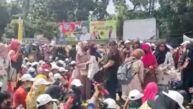 রাজধানীর টেকনিক্যাল মোড়ে শিক্ষার্থীদের অবরোধ, তীব্র যানজট