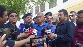 মুন্সিগঞ্জে পুলিশের ক্যাম্পে হামলার ঘটনায় দ্রুত ব্যবস্থা নেওয়া হবে: স্বরাষ্ট্র উপদেষ্টা