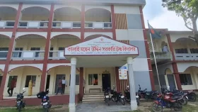৩৩ শিক্ষার্থীকে বেত্রাঘাতের অভিযোগ, শিক্ষককে শোকজ