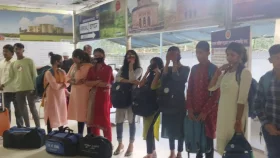 ভারতে কারাভোগ শেষে দেশে ফিরল পাচার হওয়া ১৭ কিশোর-কিশোরী