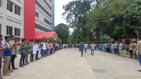 শিক্ষার্থীদের অধিকার আদায়ে চবি ছাত্রদলের বিক্ষোভ