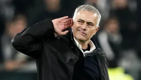 চাকরি খুঁইয়ে ১ হাজার ৪৫৬ কোটি টাকা কামিয়েছেন মরিনহো!