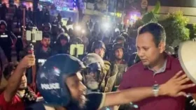 নুরের ওপর হামলা: আলোচনায় লাল টি-শার্ট পরা ব্যক্তি!