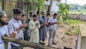 বিজয়নগরে শহীদ ওমরের কবর জিয়ারত করলেন এনসিপি নেতারা