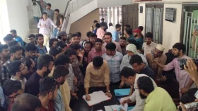 উত্তেজনার মধ্যেই রাকসুর মনোনয়ন নিলো শিবির