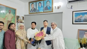 শুভেচ্ছা জানাতে বিএনপি কার্যালয়ে এনসিপি নেতারা
