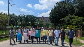 বাকৃবি শিক্ষার্থীদের ওপর হামলার প্রতিবাদে শেকৃবিতে বিক্ষোভ
