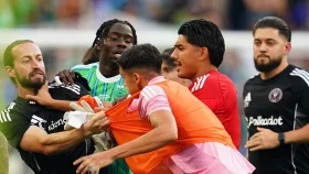শিরোপা হাতছাড়া হওয়ায় মারামারিতে জড়াল মেসির মায়ামি