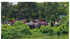 বগুড়ায় ট্রেনের ধাক্কায় ফুচকা বিক্রেতার মৃত্যু