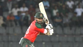 বৃষ্টির পেটে বাংলাদেশের ৮০০তম ম্যাচ, সিরিজসেরা লিটন