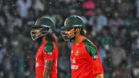 তৃতীয় দফায় খেলা বন্ধে বাংলাদেশ থামলো ১৬৪ তে
