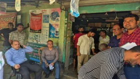 বাগাতিপাড়ায় দুই সার ব্যবসায়ীকে জরিমানা