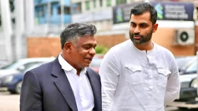 নির্বাচন করতে চাইলে বুলবুলকে পদত্যাগ করতে বললেন তামিম