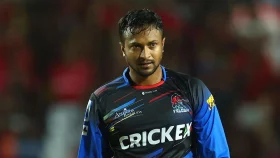 ব্যাটে-বলে মলিন সাকিব; দলের রোমাঞ্চকর জয়