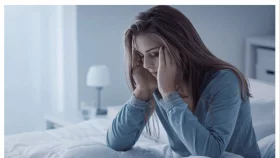 শরীরে ঘুমের ঘাটতি হলে জানান দেয় যেসব লক্ষণ