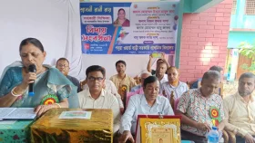 ৩৮ বছর শিক্ষকতা শেষে অশ্রুসিক্ত বিদায়&nbsp;